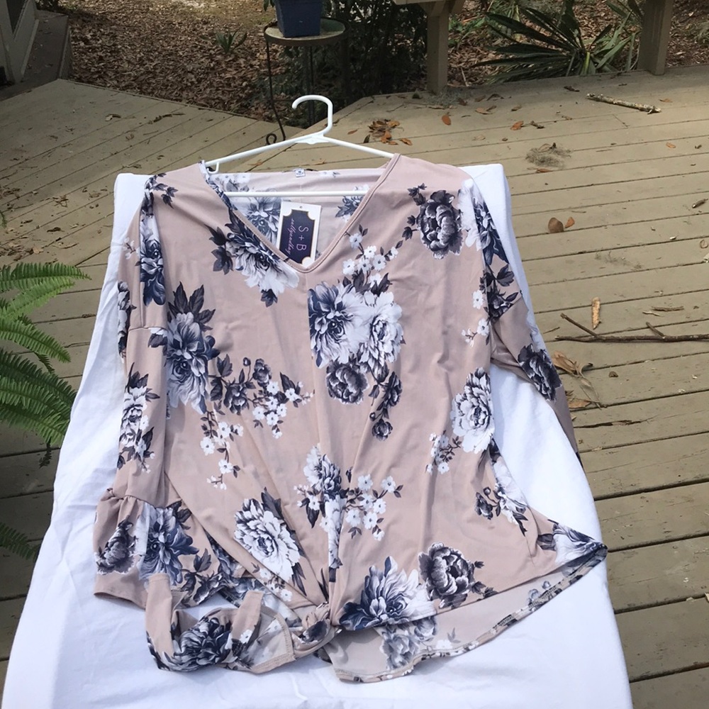 Ladies bell sleeve top